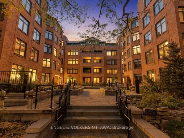 205 Somerset St W Unit 206, Ottawa, ON K2P 0J1