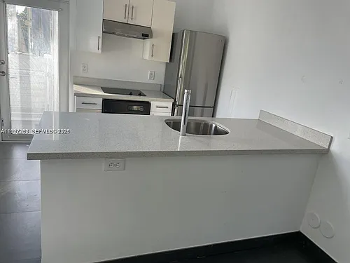 1600 Euclid Ave #107 Photo 1