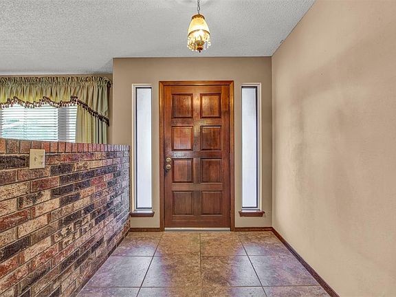 5th image of 3105 Woodside Dr