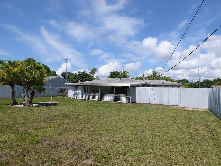 1358 Arrow St — Photo 14