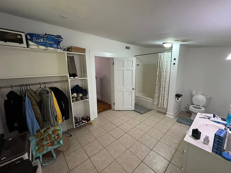 1423 E Broad St — Photo 7