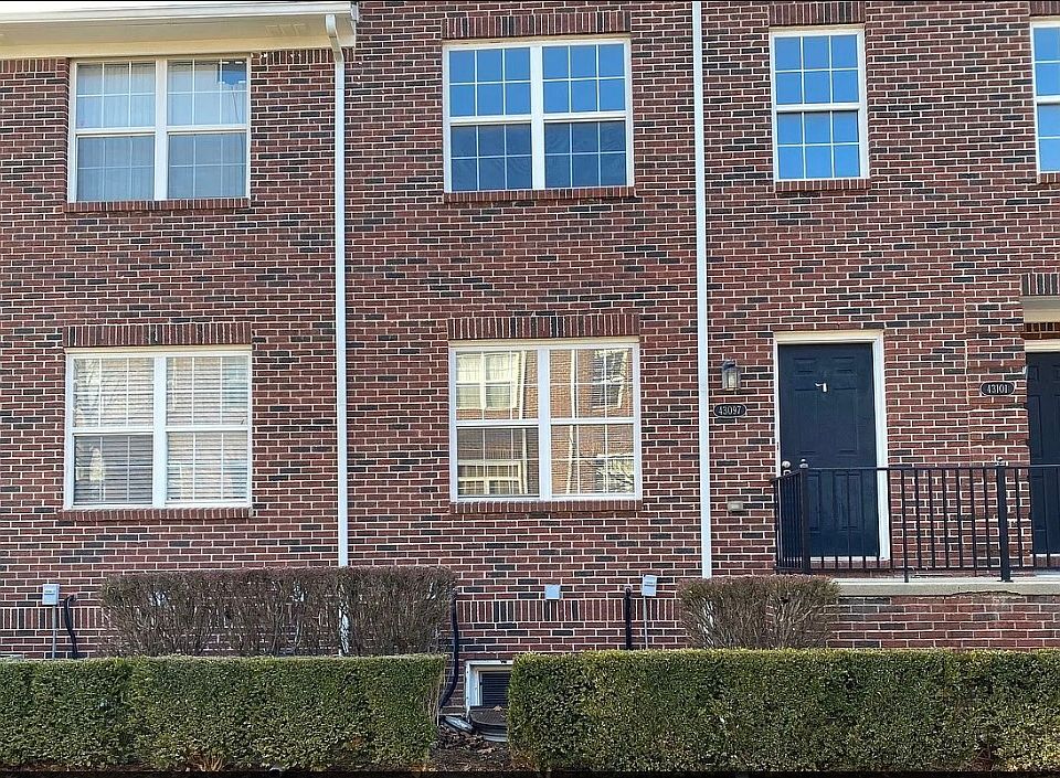 1st image of 43097 Burlington Dr