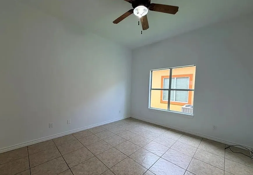 2 bed, 2.5 bath, 1790 sqft, $1,500 — Photo 4