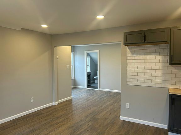 3rd image of 5519 Eastlawn St #2