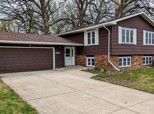302 Wedgewood Rd, Albert Lea, MN 56007