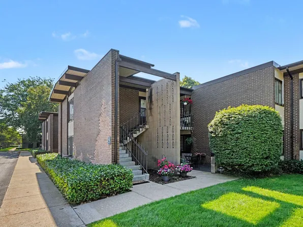 808 S Beacon Blvd APT 42, Grand Haven, MI 49417