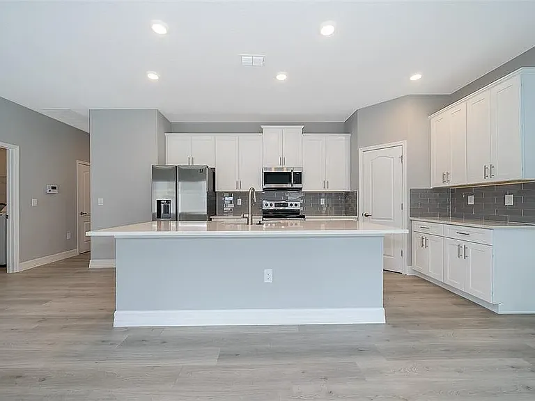 5574 SW 128th Pl — Photo 15