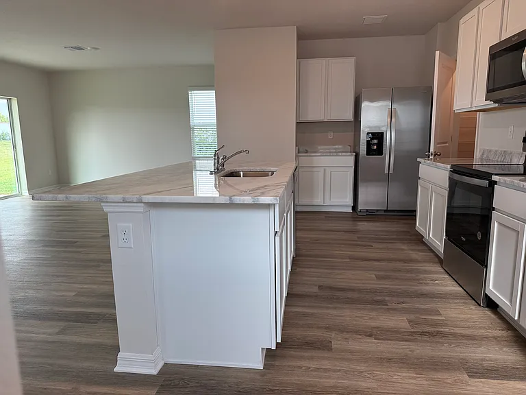 Hilltop Cir — Photo 3