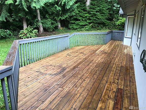 4th image of 22044 Bluewater Dr SE
