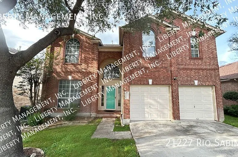 21227 Rio Sabinal — Photo 1