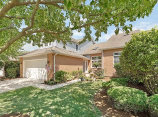 8463 Chicory Ct, Darien, IL