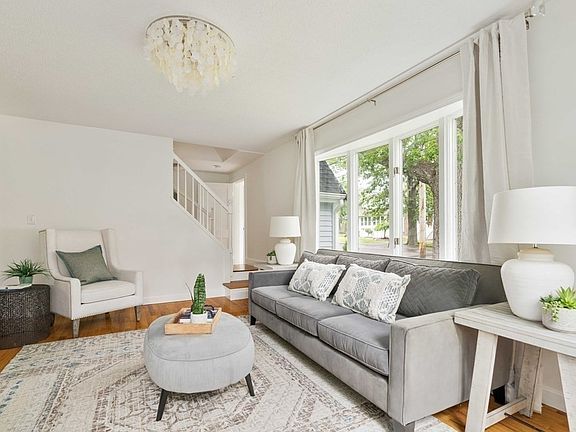4th image of 93 Elmwood Ave