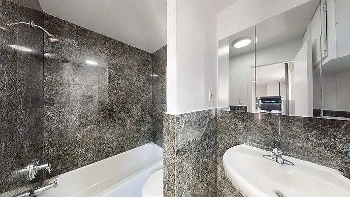 Rented by Bond New York | media 16