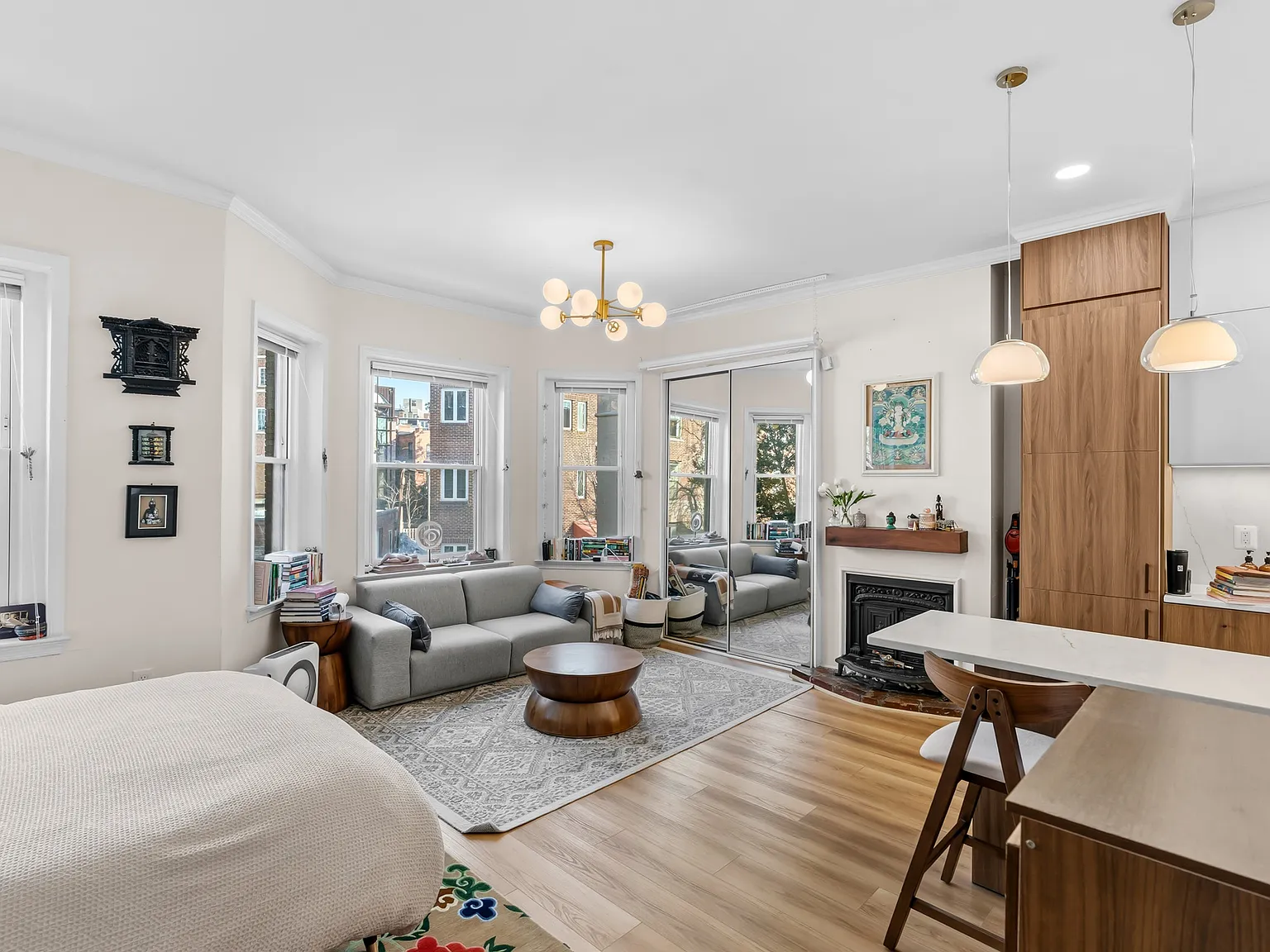 Studio, 500 sqft, $3,200 — Photo 4