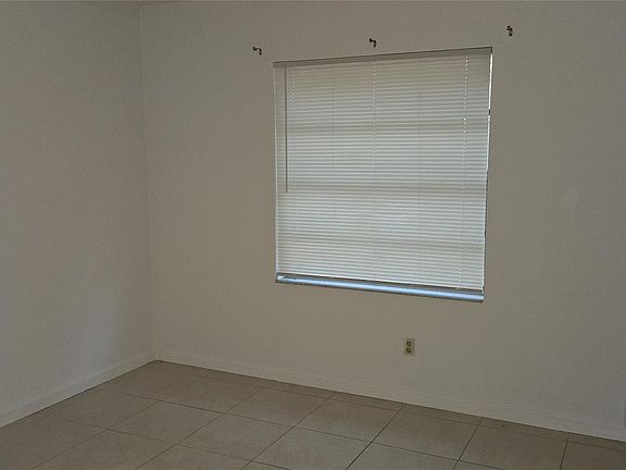 5th image of 4649 Perth Rd