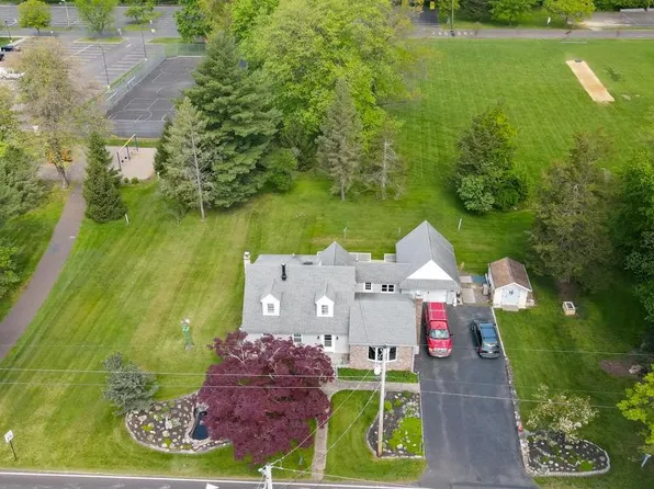 2524 E Vine St, Hatfield, PA 19440