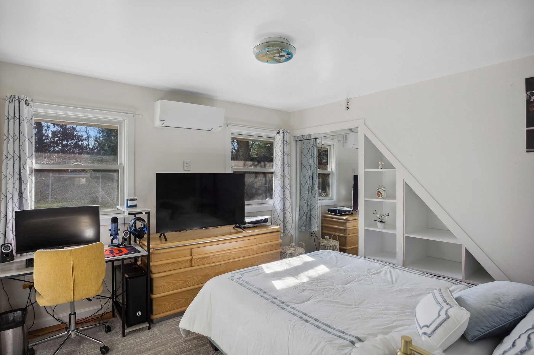 17 Birchwood Ln, East Quogue, NY 11942 Out East