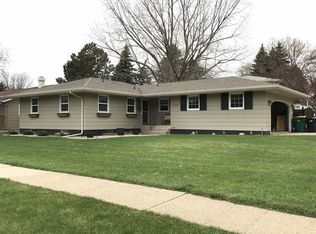 2718 Astronaut Dr, Bismarck, ND 58503