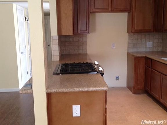 5th image of 800 Potomac Ave
