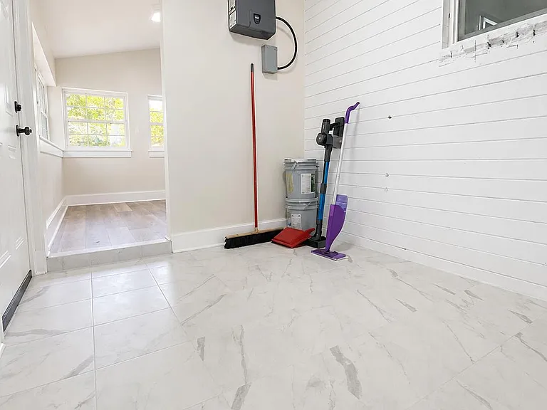 1412 Pocahontas St — Photo 27