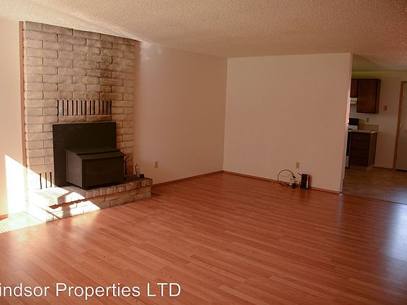 4th image of 245 NE Palomar Ct