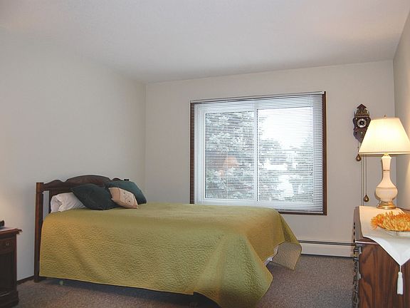 Ample bedroom