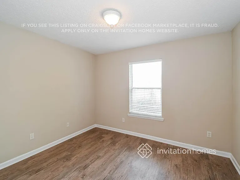 2433 Shelby Creek Rd W — Photo 9