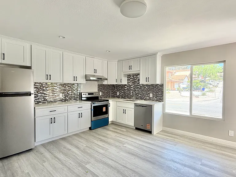 9135 Truman St — Photo 2