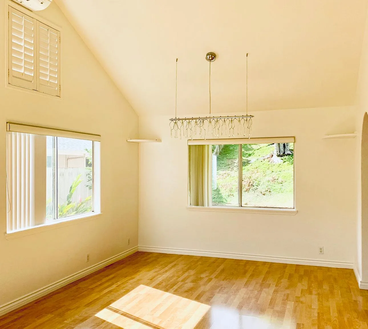 3 bed, 2.5 bath, 1950 sqft, $3,800 — Photo 3