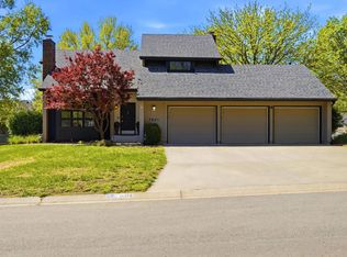7601 SW Oxfordshire Rd, Topeka, KS 66614