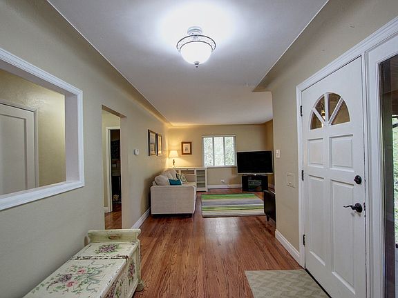 4th image of 1601 S Josephine St