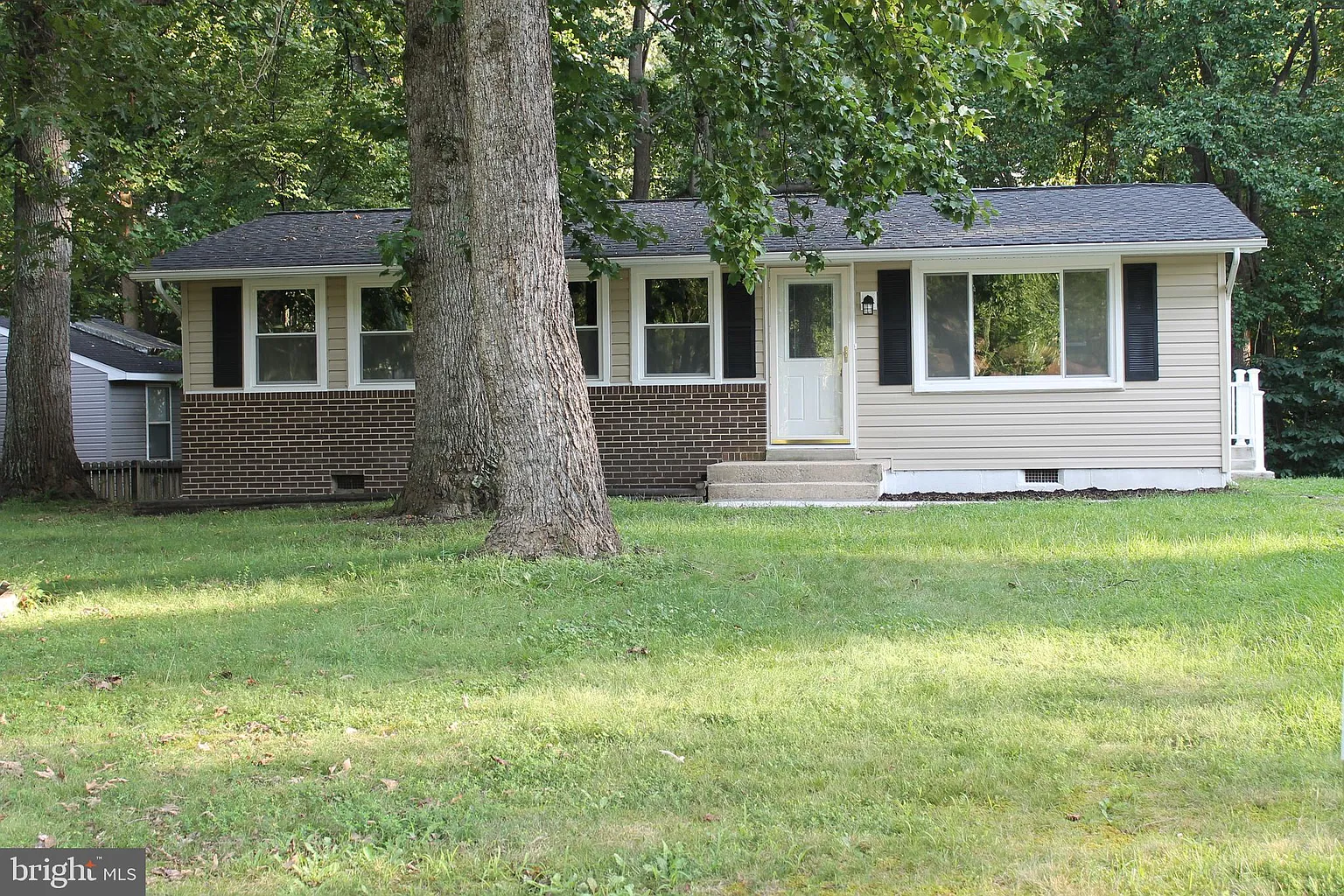 9777 Emerald Ln photo 1