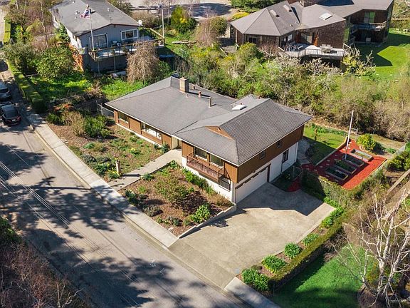 5th image of 1528 Perez Dr