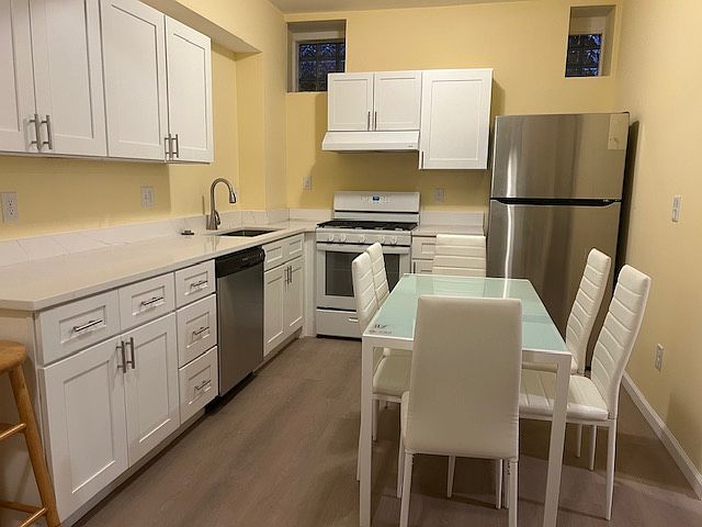 Kitchen & Dinning area