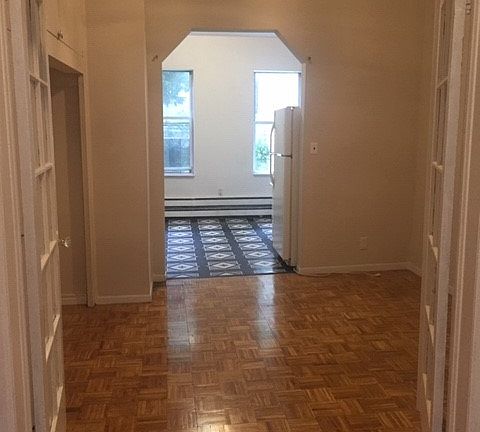 5th image of 145 Bedford Ave #2
