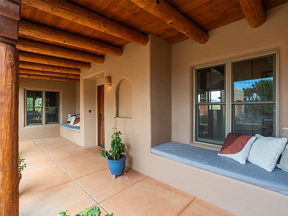 4th image of 66 Condesa Rd