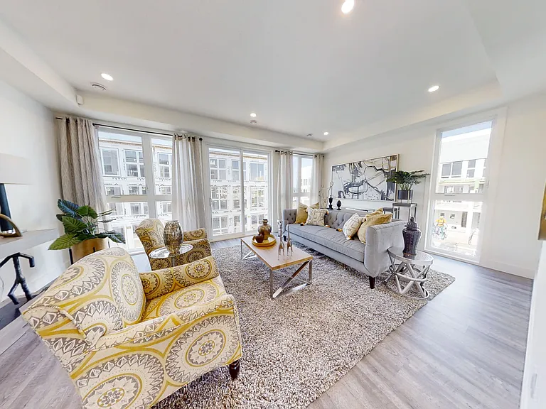 234 Edgevalley Rd #82 — Photo 34