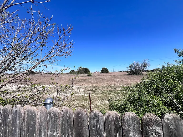 Photo showing NO NEIGHBORS behind you! Extra Privacy