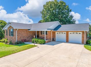 4629 Plantation Dr, Morganton, NC 28655