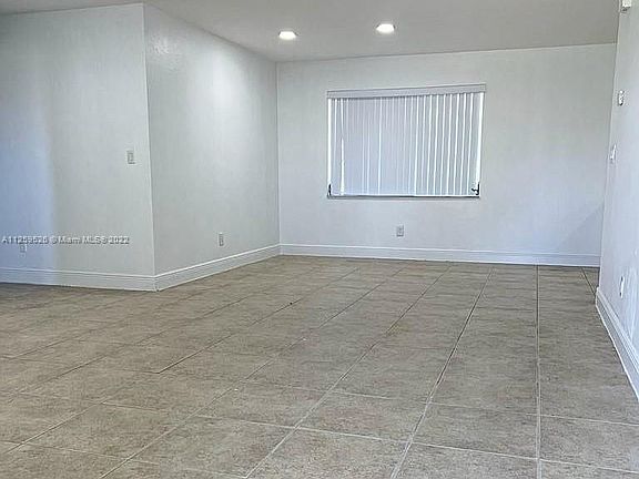 4th image of 822 NE 18th St #0