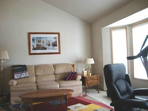 3rd image of 1506 Farwell Ct NW