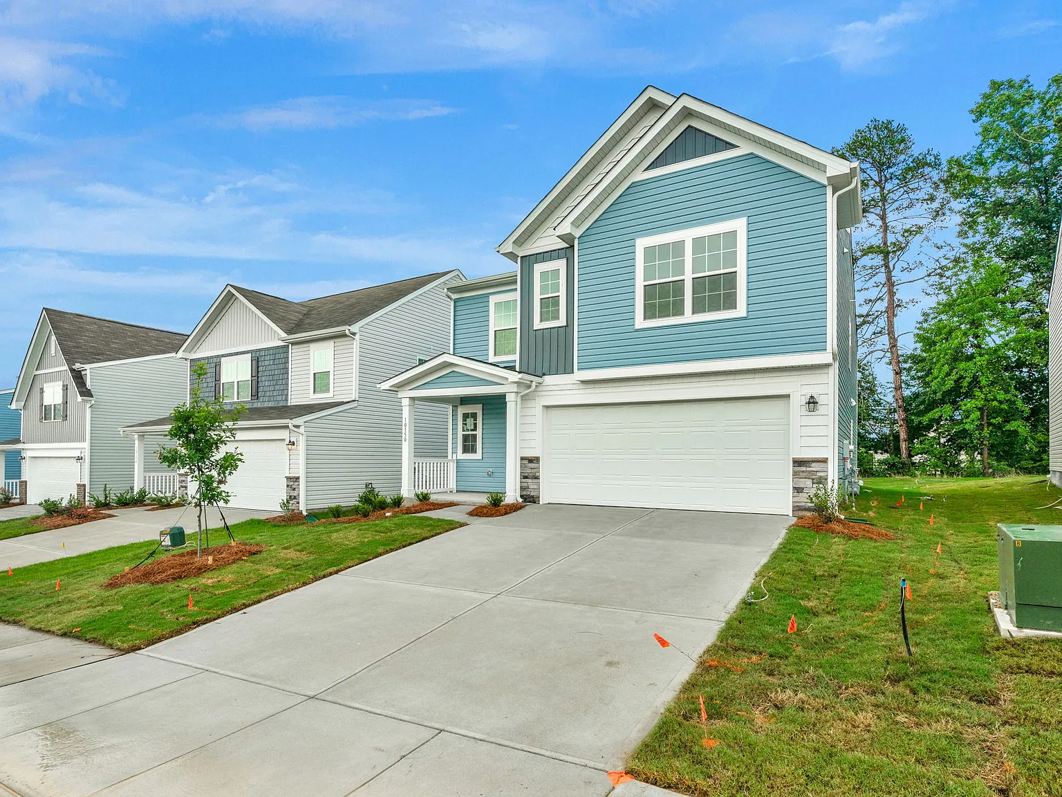 5 bed, 2577 sqft, $2,550 — Photo 2