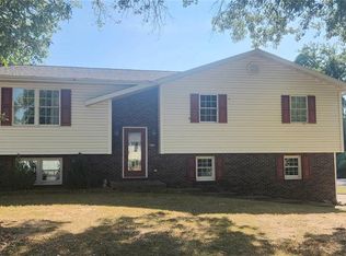 2302 Sunset Dr, Chester, IL 62233