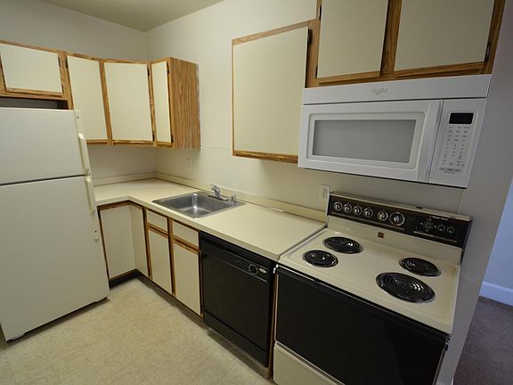 3rd image of 916 N Franklin St APT 2
