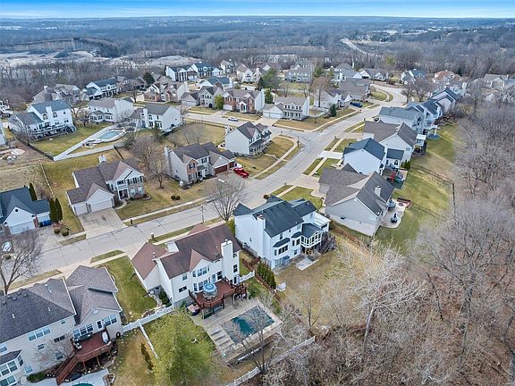 4th image of 3019 Cambridge Pointe Dr