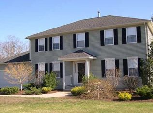 5 Cinnamon Dr, Coventry, RI 02816