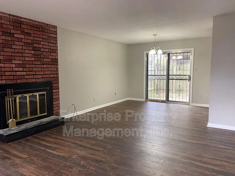 2 bed, 2.0 bath, 1100 sqft, $1,100 — Photo 4
