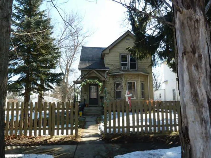 2805 Enoch Ave photo 1