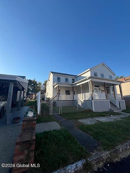 2nd image of 1531 Fifth Avenue