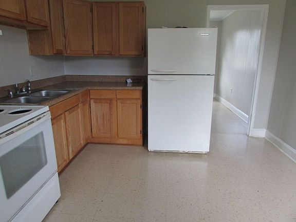 5th image of 1 Dixie Dr #A-b